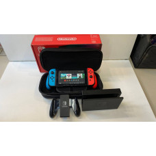 Игровые приставки Nintendo Switch 32 GB (HAC-001-01)            
            б/у
