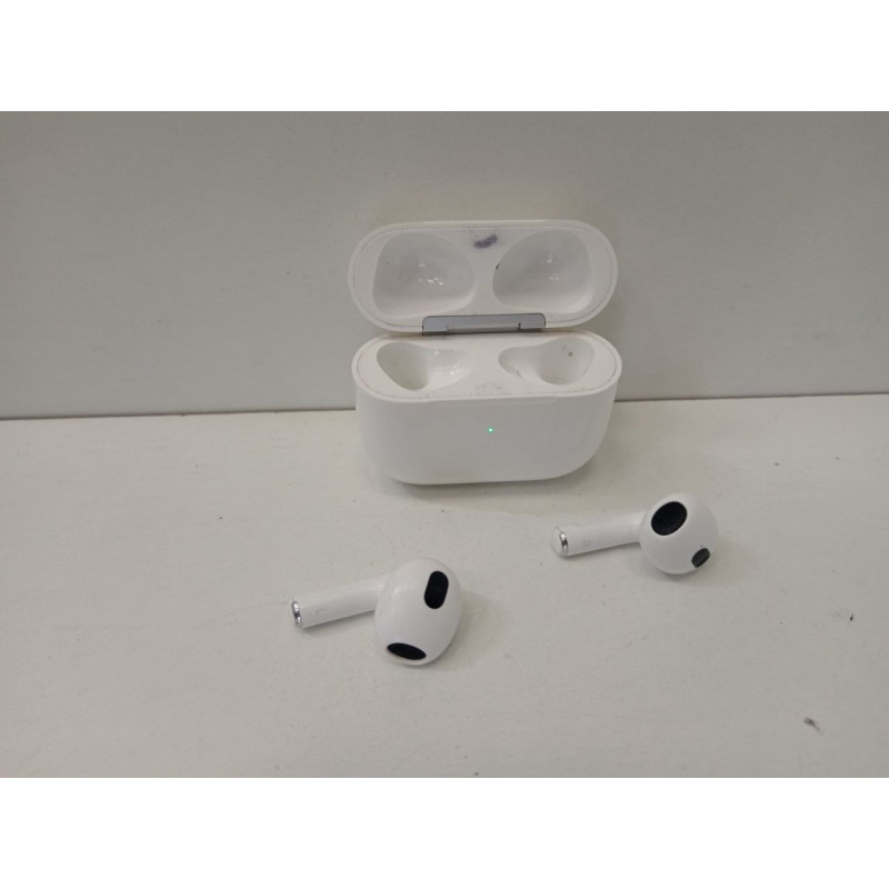 Наушники Беспроводные Внутриканальные Apple AirPods 3            
            б/у