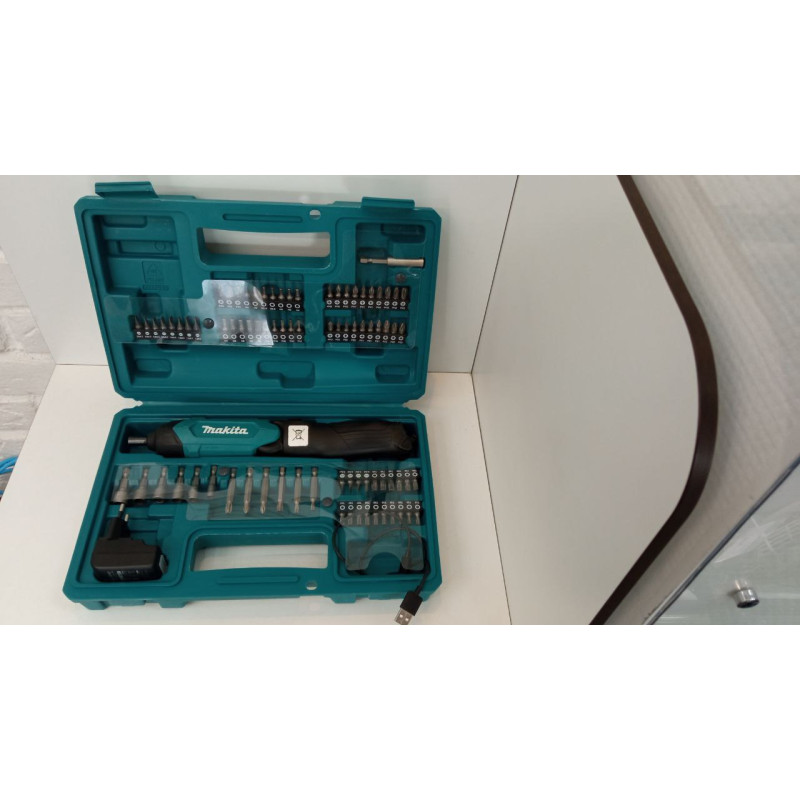 Электроотвертка Makita DF001DW            
            б/у