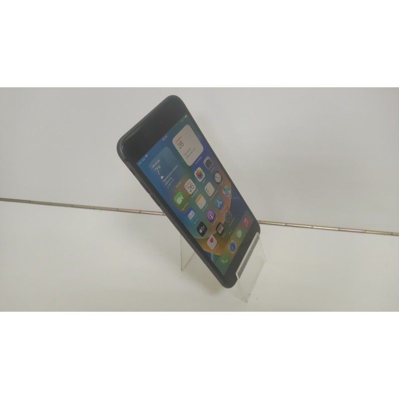 Мобильный телефон Apple iPhone 8 Plus 3/64 GB            
            б/у