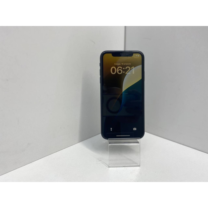 Мобильный телефон Apple iPhone XR 3/64 GB            
            б/у