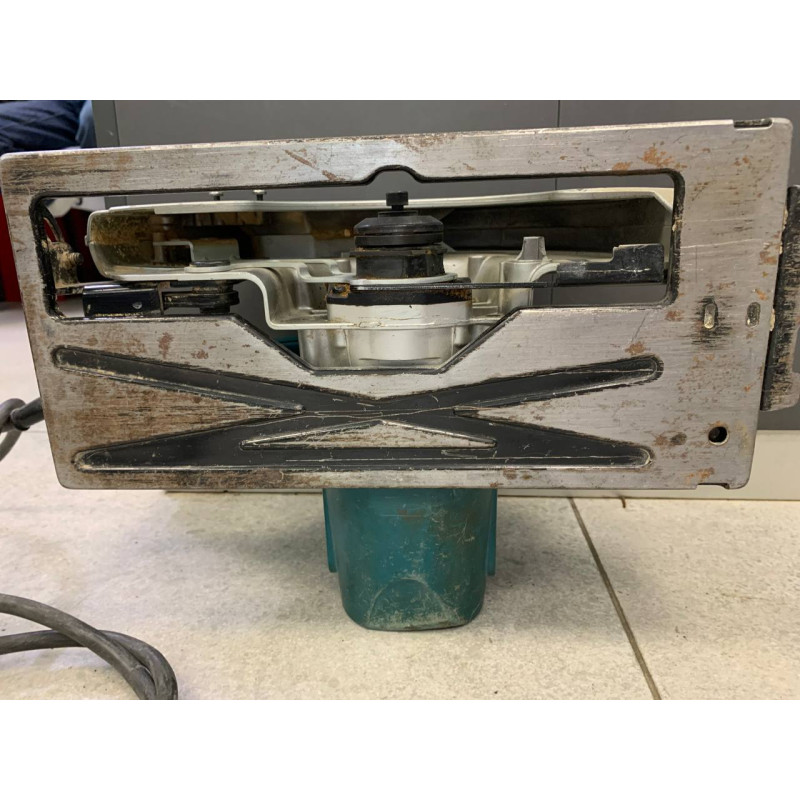 Циркулярная (дисковая) пила Makita 5704R            
            б/у