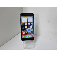 Мобильный телефон Apple iPhone 7 2/32 GB            
            б/у