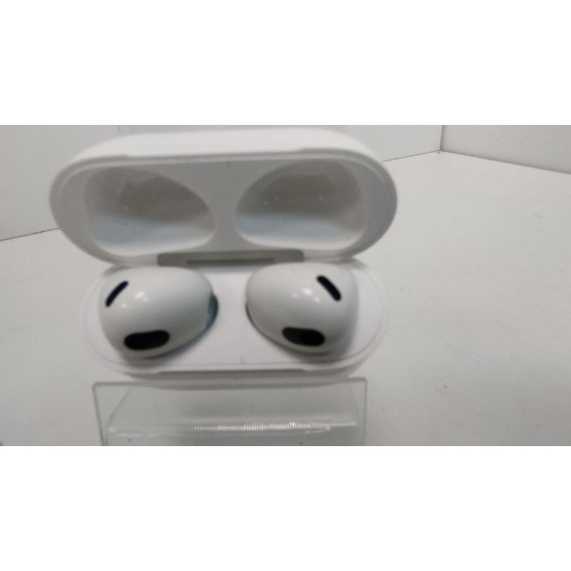 Наушники Беспроводные Внутриканальные Apple AirPods 3            
            б/у