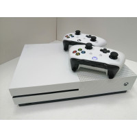 Игровые приставки Microsoft Xbox One S            
            б/у