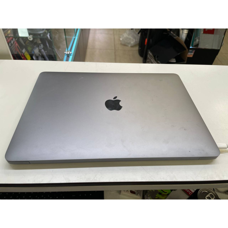 Ноутбук Apple MacBook Air 13 2020            
            б/у