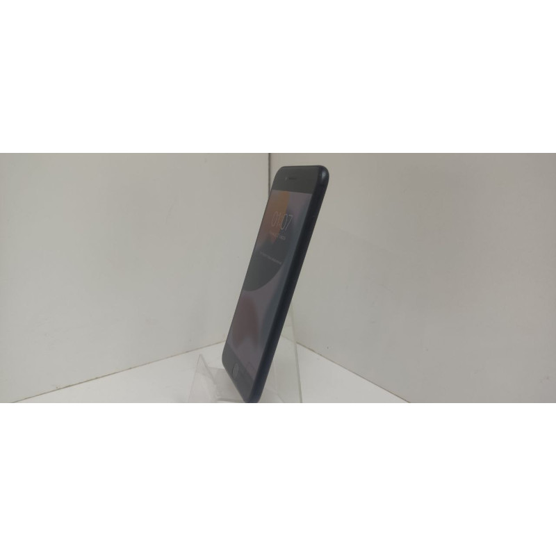 Мобильный телефон Apple iPhone 7 Plus 3/32 GB            
            б/у