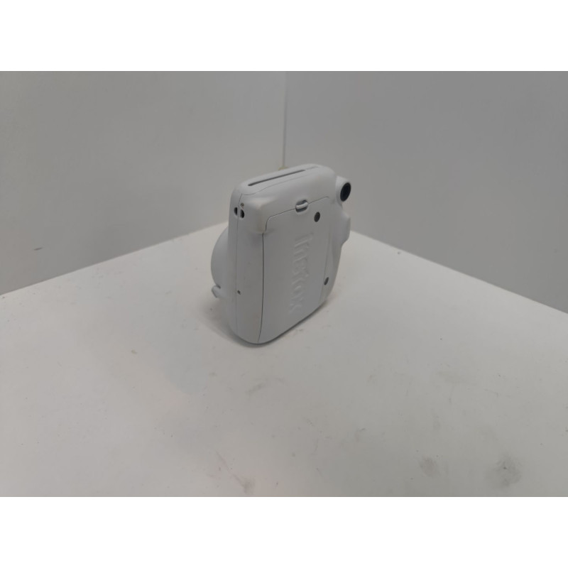 Фотоаппараты моментальной печати Fujifilm Instax Mini 11            
            б/у