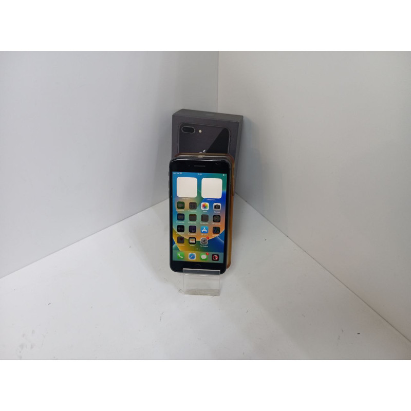 Мобильный телефон Apple iPhone 8 Plus 3/128 GB            
            б/у