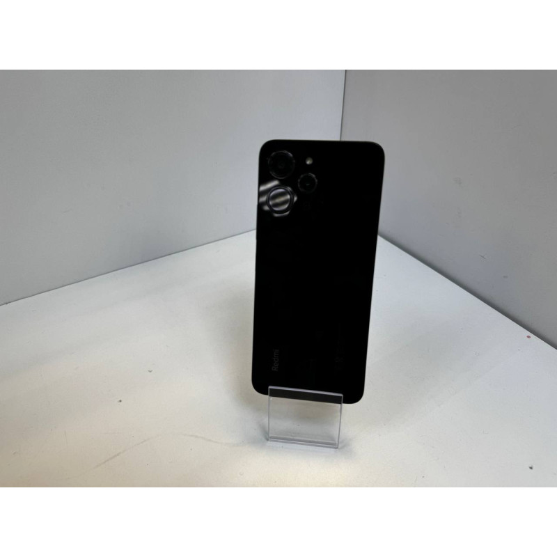 Мобильный телефон Xiaomi Redmi 12 4/128 GB            
            б/у