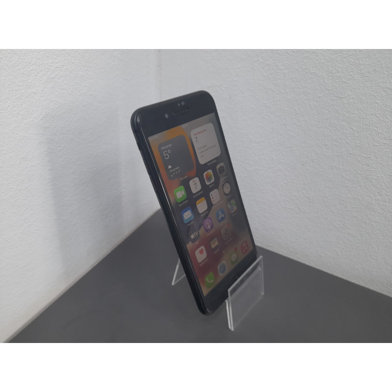 Мобильный телефон Apple iPhone 7 Plus 3/128 GB            
            б/у