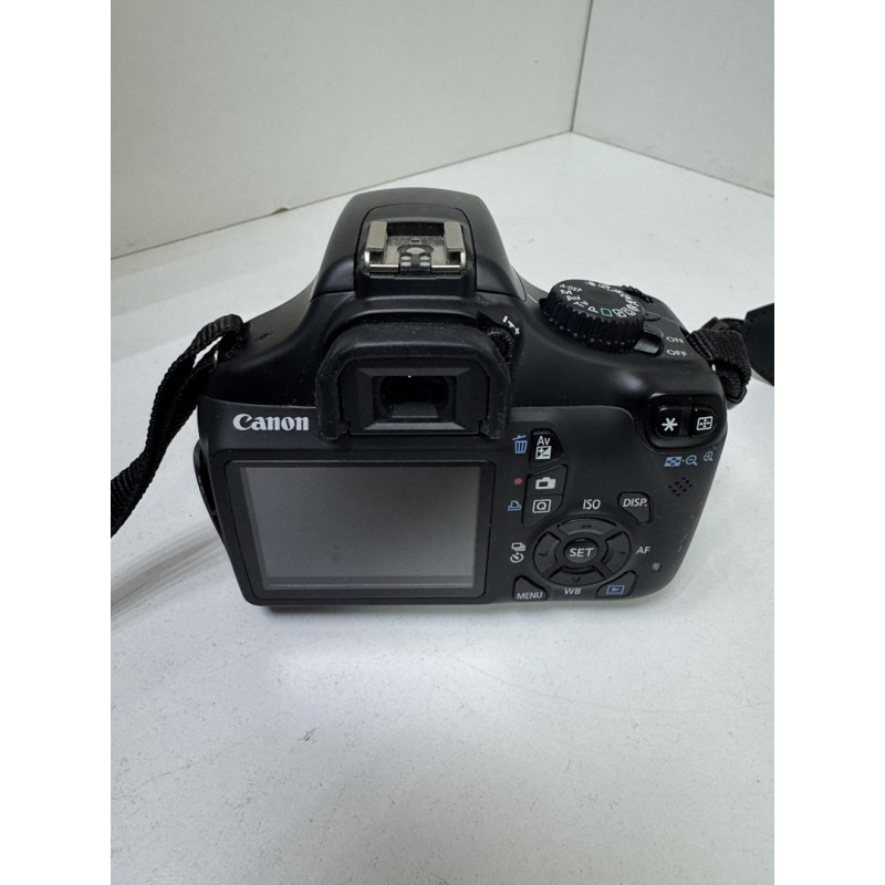 Фотоаппарат зеркальный Canon EOS 1100D            
            б/у