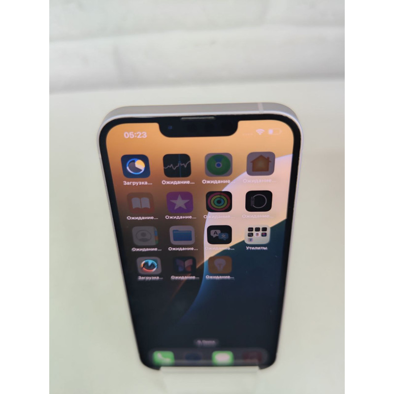 Мобильный телефон Apple iPhone 14 6/128 GB            
            б/у