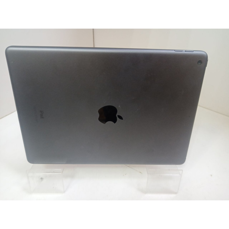 Планшет без SIM-карты Apple iPad (2021) 10.2 Wi-Fi 64GB A2602            
            б/у
