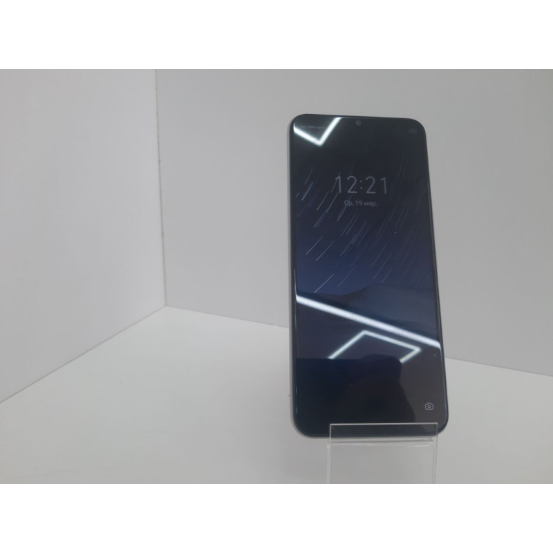 Мобильный телефон Tecno Spark 8C 4/64 GB            
            б/у