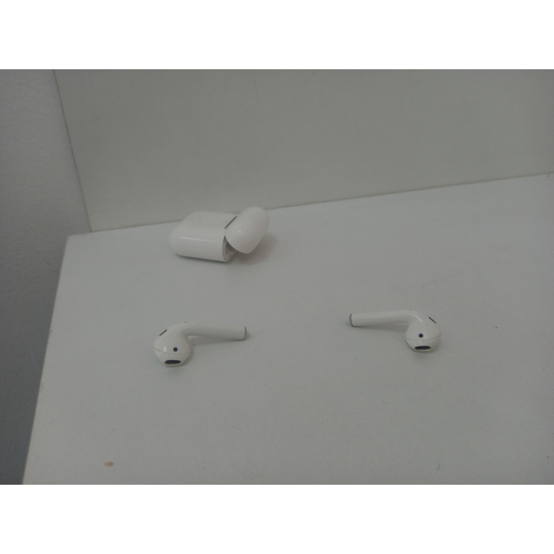 Наушники Беспроводные Внутриканальные Apple AirPods 2 серии A1602            
            б/у