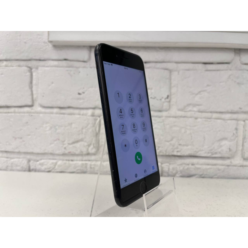 Мобильный телефон Apple iPhone 7 2/32 GB            
            б/у