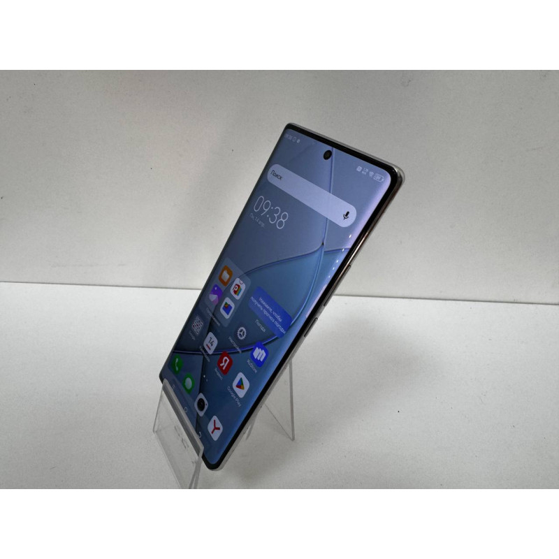 Мобильный телефон Tecno SPARK 20 Pro+ 8/256 GB            
            б/у