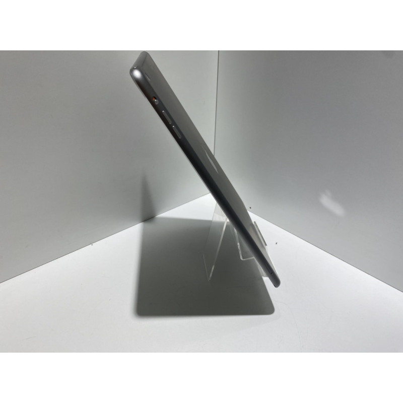 Планшет с SIM-картой Apple iPad Air Wi-Fi + Cellular MD791FD/a 2/16GB            
            б/у
