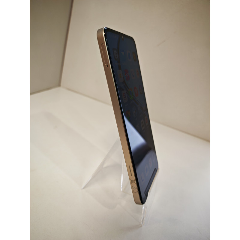 Мобильный телефон REALME C61 6/128 GB            
            б/у