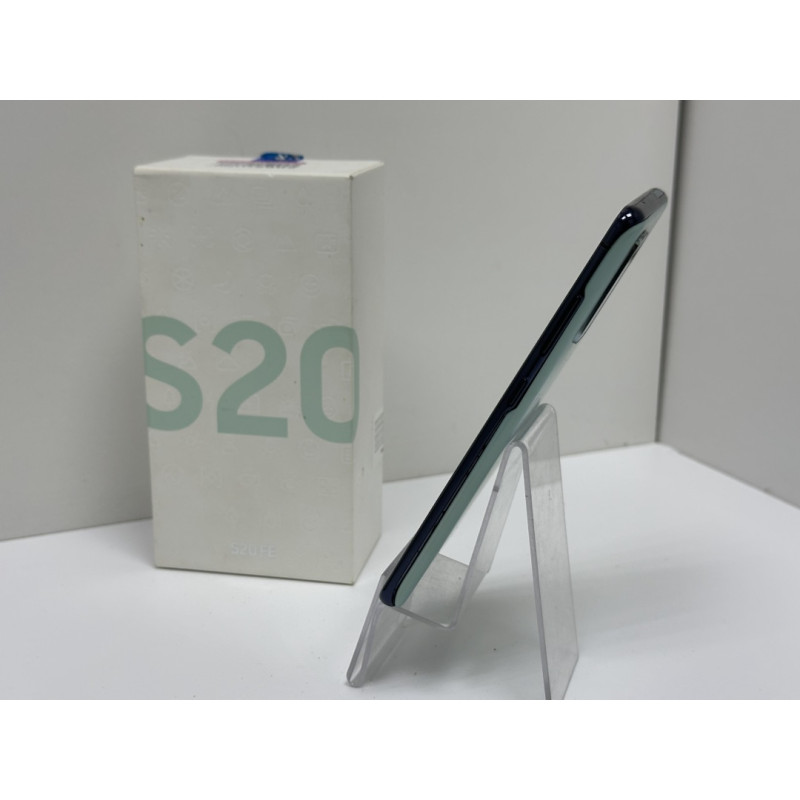 Мобильный телефон Samsung Galaxy S20 FE 6/128 GB            
            б/у
