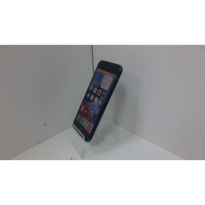 Мобильный телефон Apple iPhone 7 2/32 GB            
            б/у