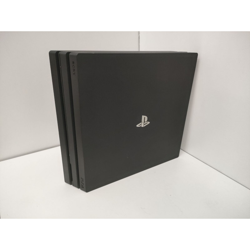 Игровые приставки Sony Playstation 4 PRO 1TB (CUH-7208B)            
            б/у