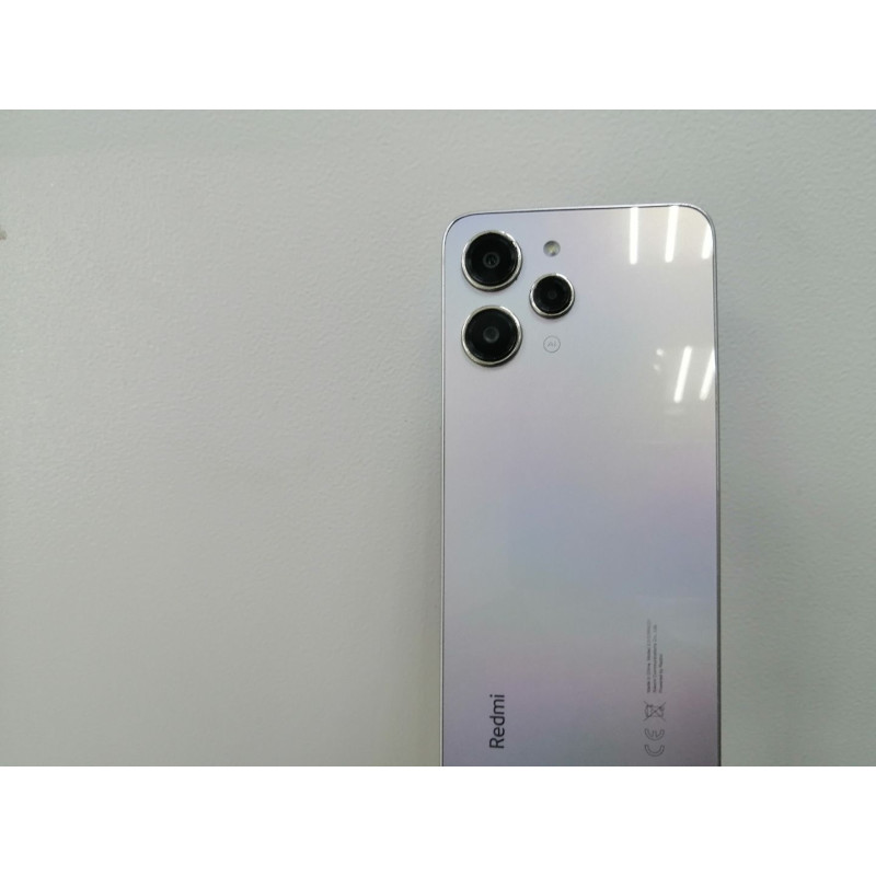 Мобильный телефон Xiaomi Redmi 12 4/128 GB            
            б/у