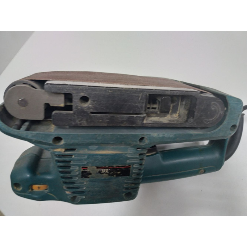 Ленточная шлифовальная машина Makita 9911            
            б/у