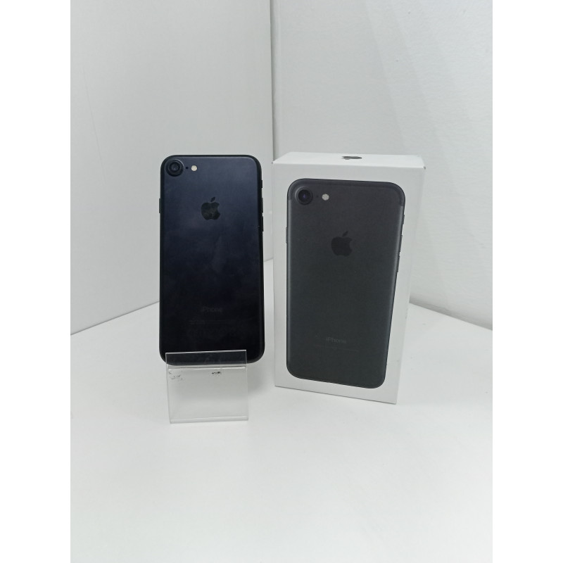 Мобильный телефон Apple iPhone 7 2/32 GB.            
            б/у