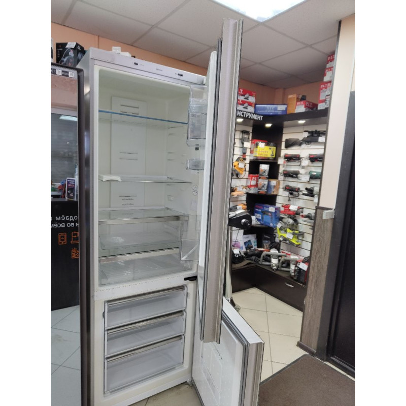 Холодильники Siemens KG 49NSB21 R            
            б/у