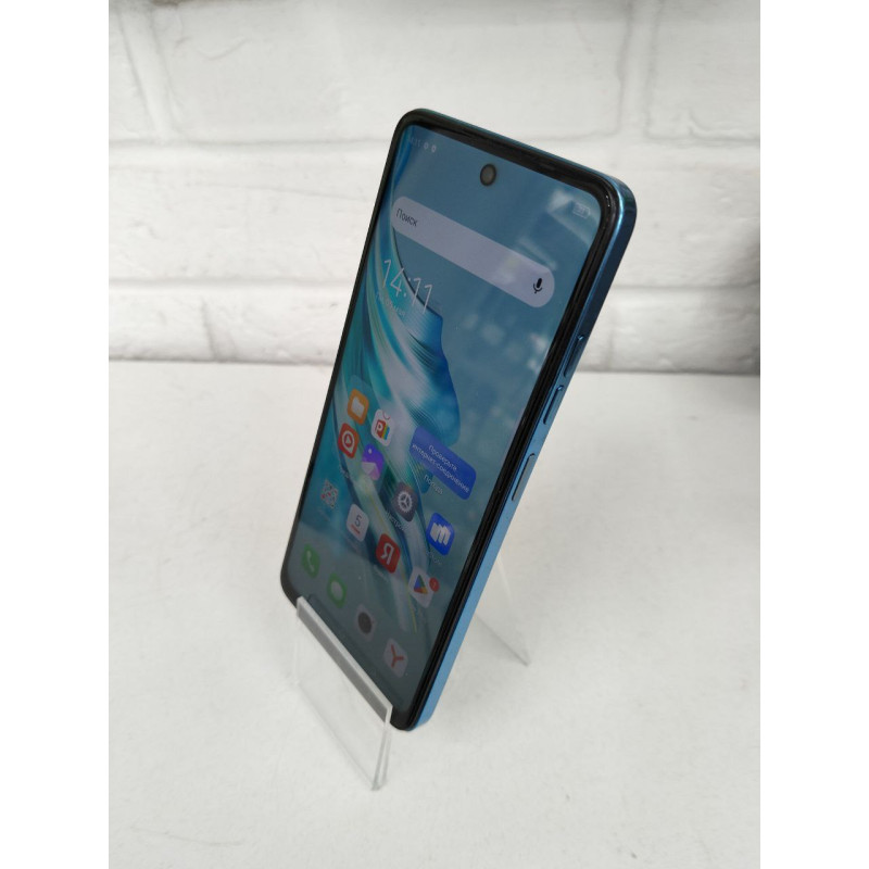 Мобильный телефон Tecno Spark 20 8/256 GB            
            б/у