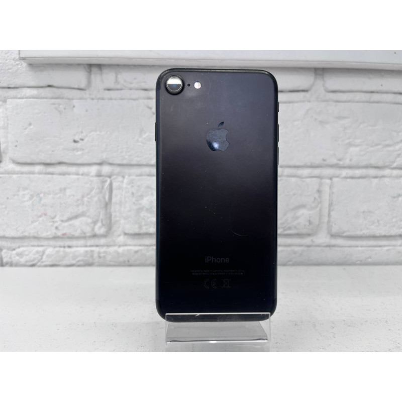 Мобильный телефон Apple iPhone 7 2/32 GB            
            б/у