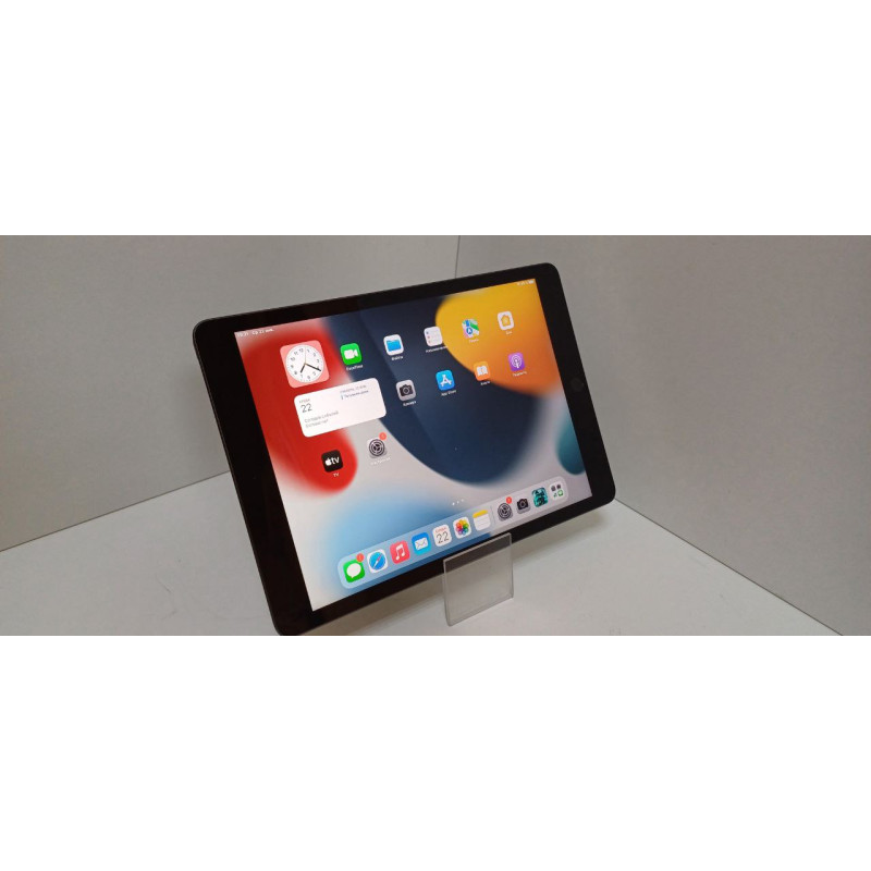 Планшет без SIM-карты Apple iPad 9 10,2 Wi-Fi 3/64 GB            
            б/у