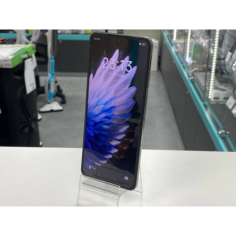 Мобильный телефон Tecno Phantom V Flip 2 5G 8/256 GB            
            б/у