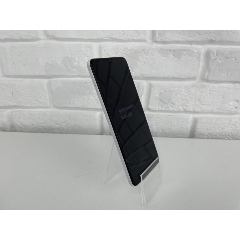 Мобильный телефон Samsung Galaxy A01 2/16 GB            
            б/у