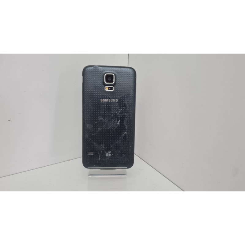 Мобильный телефон Samsung SM-G900F            
            б/у