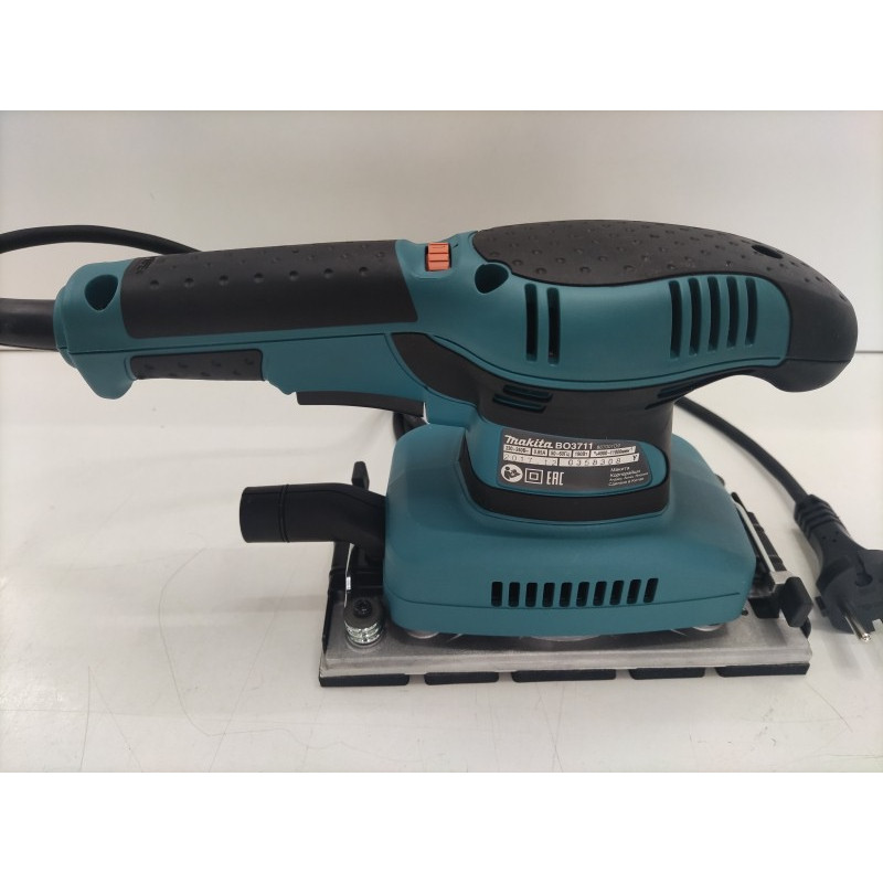 Вибрационная шлифовальная машина Makita BO3711            
            б/у