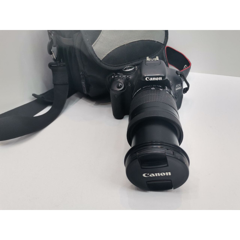 Фотоаппарат зеркальный Canon EOS 600D            
            б/у