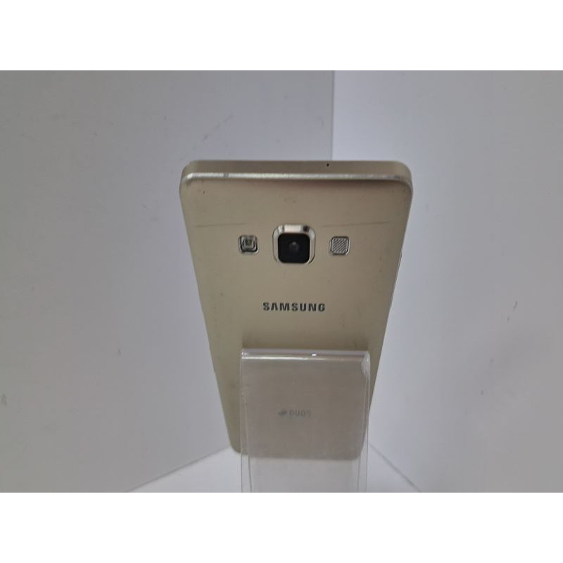 Мобильный телефон Samsung Galaxy A5 SM-A500F (2015) 2/16 GB            
            б/у