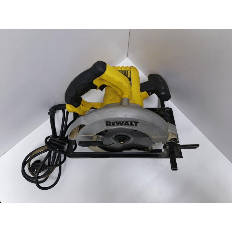 Циркулярная (дисковая) пила DeWalt DWE5615            
            б/у