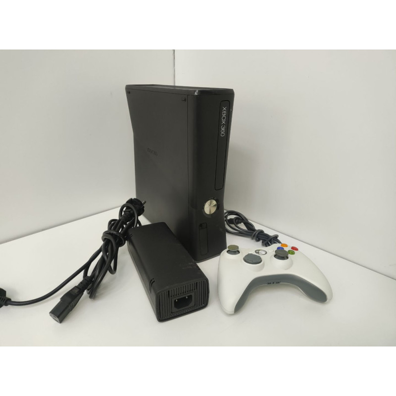 Игровые приставки Microsoft Xbox 360 S 250GB            
            б/у