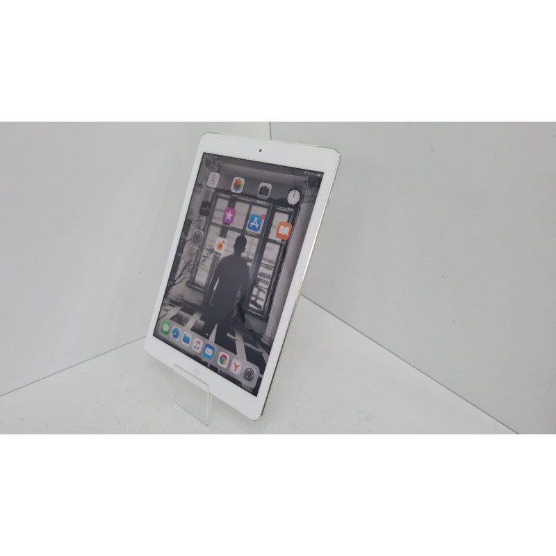 Планшет с SIM-картой Apple iPad Air 32Gb Wi-Fi + Cellular            
            б/у