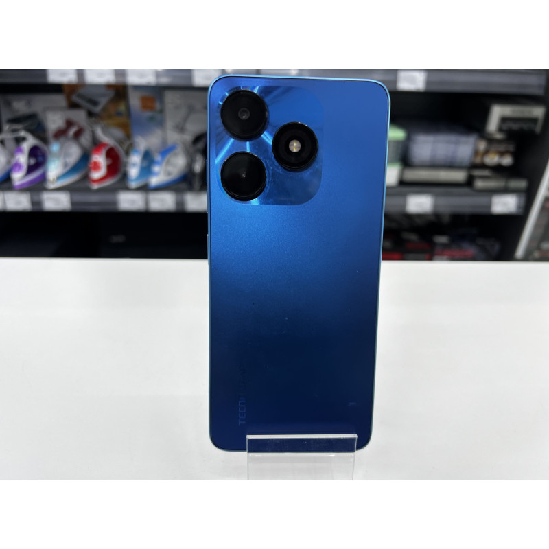 Мобильный телефон Tecno Spark 10 4/128 GB            
            б/у