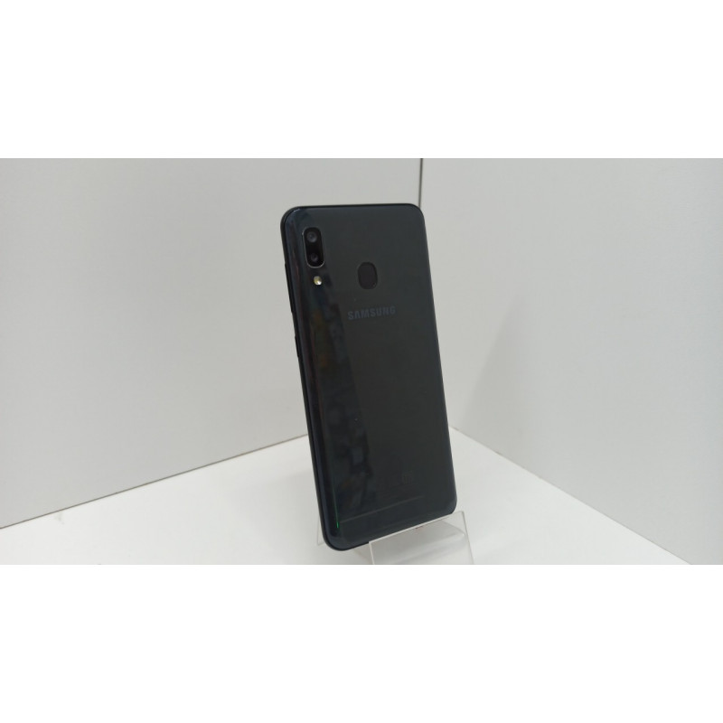 Мобильный телефон Samsung Galaxy A20 3/32 GB            
            б/у