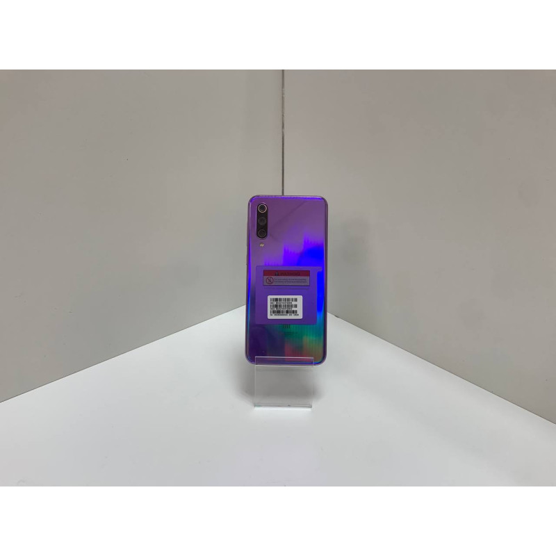 Мобильный телефон Xiaomi Mi 9 SE 6/128 GB            
            б/у