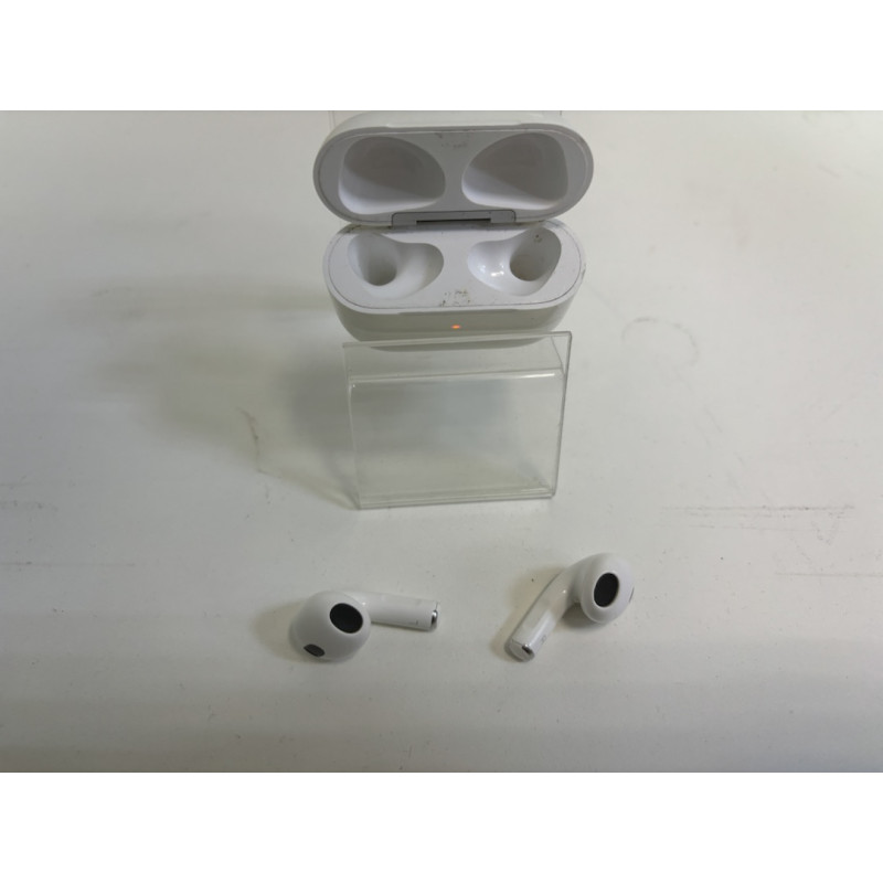 Наушники Беспроводные Внутриканальные Apple AirPods 3            
            б/у