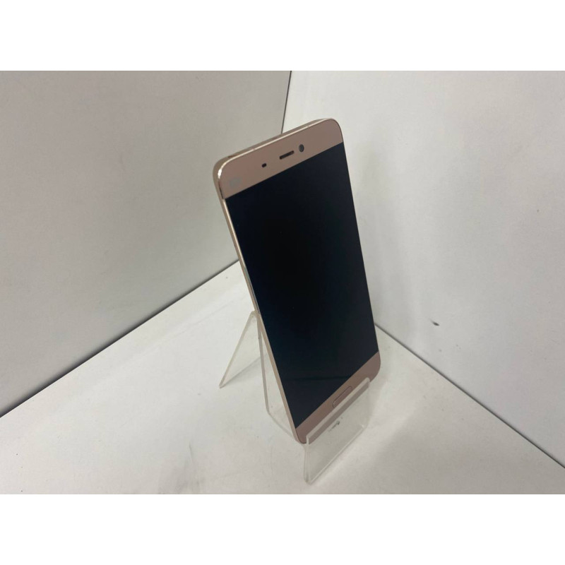 Мобильный телефон Xiaomi Mi 5 3/64 GB            
            б/у