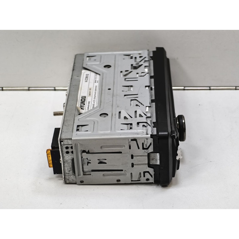 Автомагнитола Hyundai H-Ccr8102            
            б/у