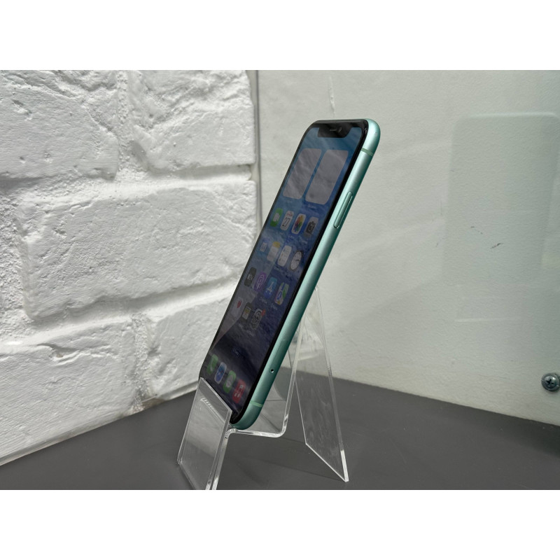 Мобильный телефон Apple iPhone 11 4/64GB            
            б/у